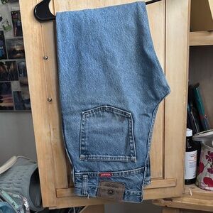Wrangler Men’s Medium Blue Relaxed Denim Jeans